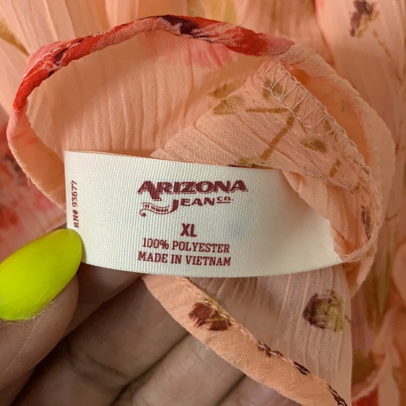 Cute top - Picture 2 of 2